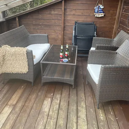 Litla Hytta, Bomlo *